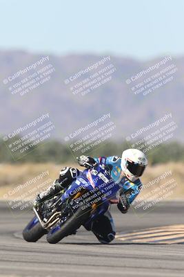 media/Oct-30-2025-Racers Edge (Thu) [[dabbdaf680]]/3-B Group/Session 4 Turn 16/